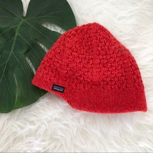 Patagonia Vanilla Beanie in red/pink